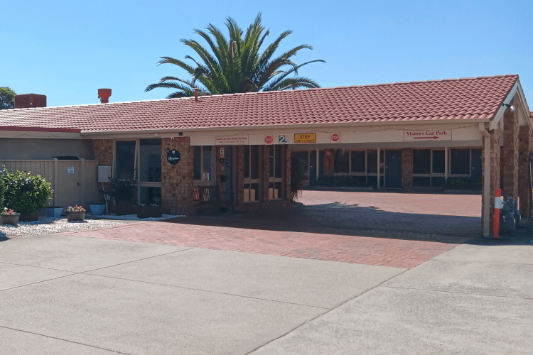 Motel Frontage