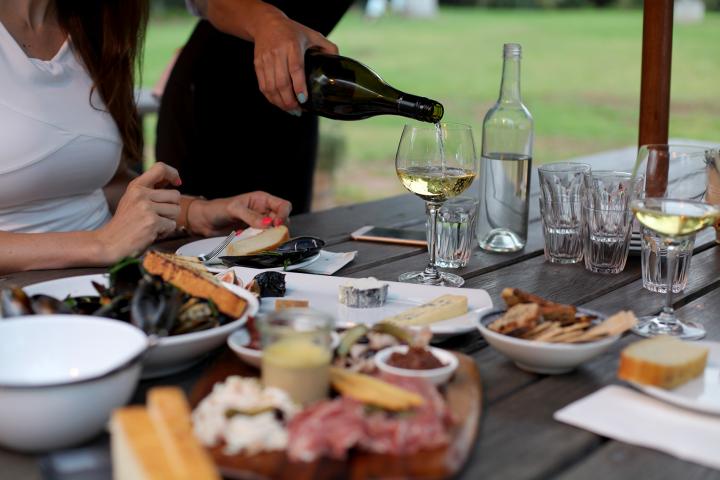 Dining outdoors at Shadowfax Winery